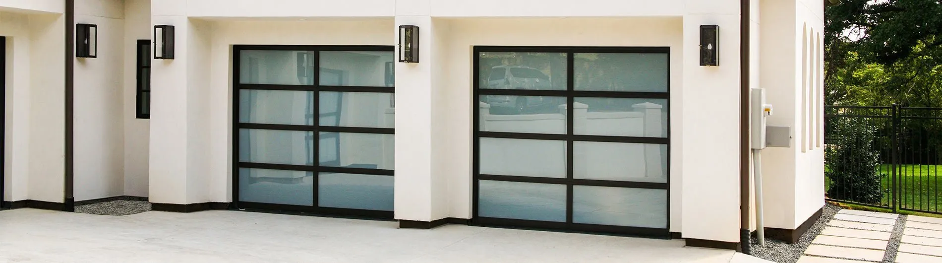 8850-Aluminum-PowderCoat-Black-WhiteLaminated-2-1920w